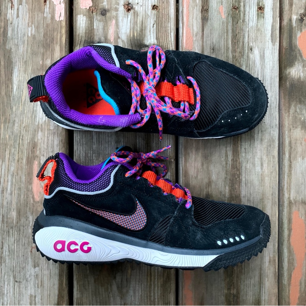 Nike ACG dog mountain